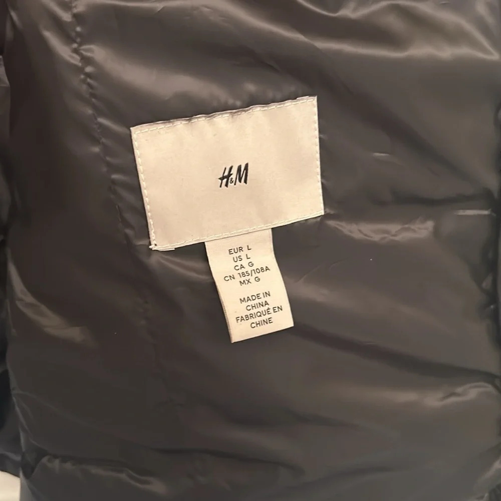 H&M feather down sleeveless zippered vest - Picture 7 of 9